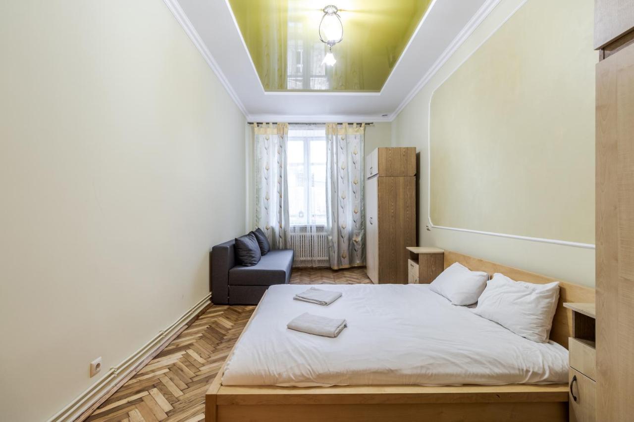 Akademika Hnatyuka Apartment Лвив Екстериор снимка