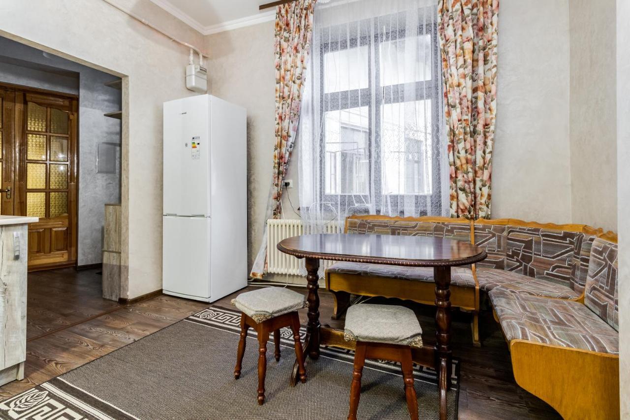 Akademika Hnatyuka Apartment Лвив Екстериор снимка